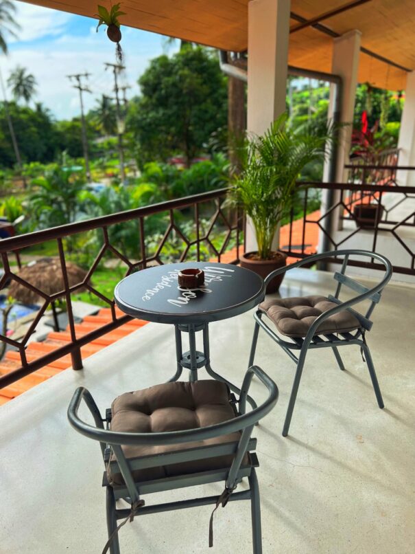 Chambre avec balcon au Wirason Résidence a Lamai, Koh Samui.